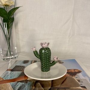 Cactus jewelry holder